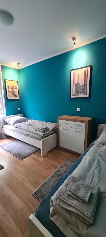 Schoene 2 Zimmer Apartment In Krefeld City, Monteur Wohnung Netflix & Prime Exterior foto